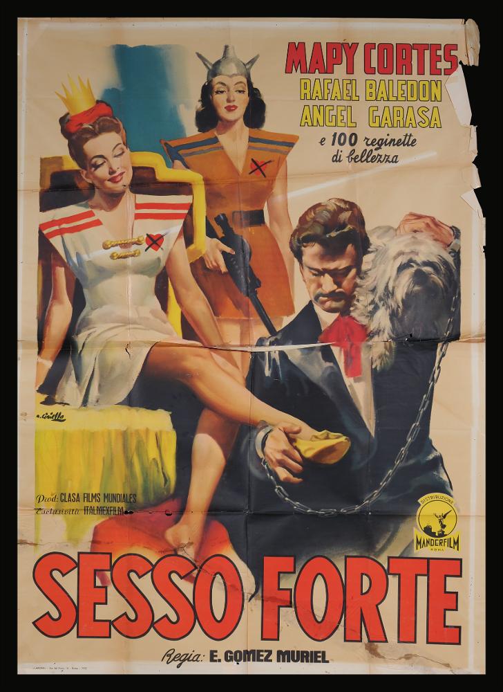 L'immagine riproduce uno dei manifesti conservati presso la Mediateca Regionale Pugliese (vedi Note). Si tratta di una delle versioni grafiche per il manifesto del film "Sesso forte" del 1946 per la regia di Emilio Muriel Gomez a firma dell’illustratore Averardo Ciriello. Pittore dal linguaggio elaborato e dallo stile pittorico colto e maturo, sia nel ritratto che nelle scene narrative, Ciriello seppe caratterizzare le sue opere con l'uso di sfumature volumetriche, tocchi di colore morbidi "emotivi" che denotano una comunicazione visiva chiara e coinvolgente. Anche per questa composizione il coinvolgimento con il pubblico è totale, quasi ipnotizzante. Molto suggestiva la rappresentazione della regina al trono, rappresentata con colori vivaci e pieni, carica di sensualit...
