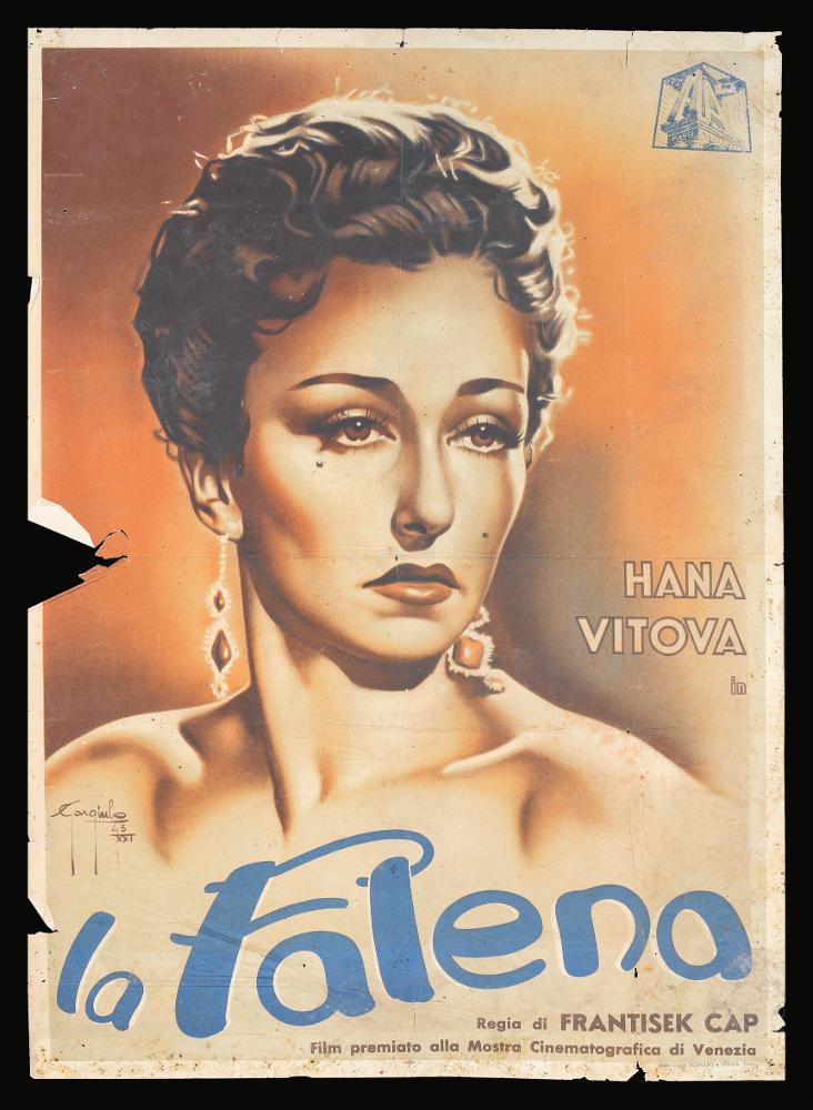 “La falena” (titolo originale “Nocní motýl”) è un film musicale del 1941, diretto da František Čáp, su sceneggiatura di Vaclav Krska e dello stesso regista. Tra i principali interpreti ricordiamo Hana Vitova, Svatopluk Benes, Gustav Nezval, Marie Glazrova.
Il manifesto cinematografico è firmato dall'artista Sergio Gargiulo, la cui firma è ben visibile sul lato sinistro del manifesto con un riferimento all'anno di realizzazione, 1943. Con questo impianto narrativo realizzato negli anni '40, Gargiulo si pone tra il primo e secondo stile della cosiddetta pittura di cinema: l'uso di tinte cangianti e luminose con effetti non realistici, i volti in primo piano ritratti in monocromo, lo sfondo narrativo che accenna alla storia sono alcune delle caratteristiche della sua strao...