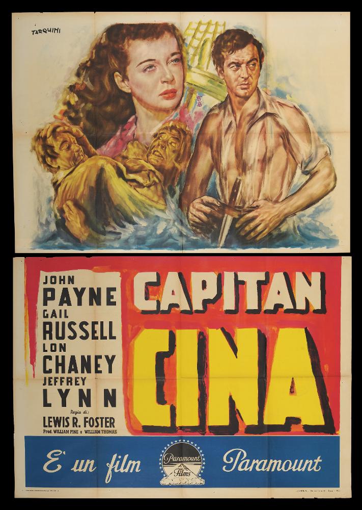 L'immagine riproduce uno dei manifesti conservati presso la Mediateca Regionale Pugliese (vedi Note). Si tratta nello specifico di una delle versioni grafiche del manifesto del film “Capitan Cina”, del 1950 per la regia di Lewis R. Foster a firma di Tarquini (Tarquini Paolo), "Pittore non Pittore" come lui stesso si definì, fu un artista che condivise la sua arte con il padre Sabatino ed i fratelli Luigi e Glauco. La composizione grafica prevede la divisione del manifesto in due parti, una superiore ed una inferiore, divisi non solo concettualmente ma anche fisicamente. Nella parte superiore trova spazio l’illustrazione del Tarquini che utilizza il tradizionale sfumato e policromo, tipico degli anni Trenta, dando risalto maggiormente ai colori pastello per rappresentare...