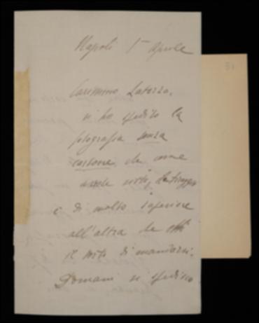 Angelina Zampanelli, inviando una fotografia ritratto e annunciando il prossimo invio di un'altra fotografia, nella lettera chiede a Giovanni Laterza di distruggere quelle precedentemente ricevute. Rassicura l'editore barese sul proprio stato di salute e lo prega di salutare a suo nome la famiglia.