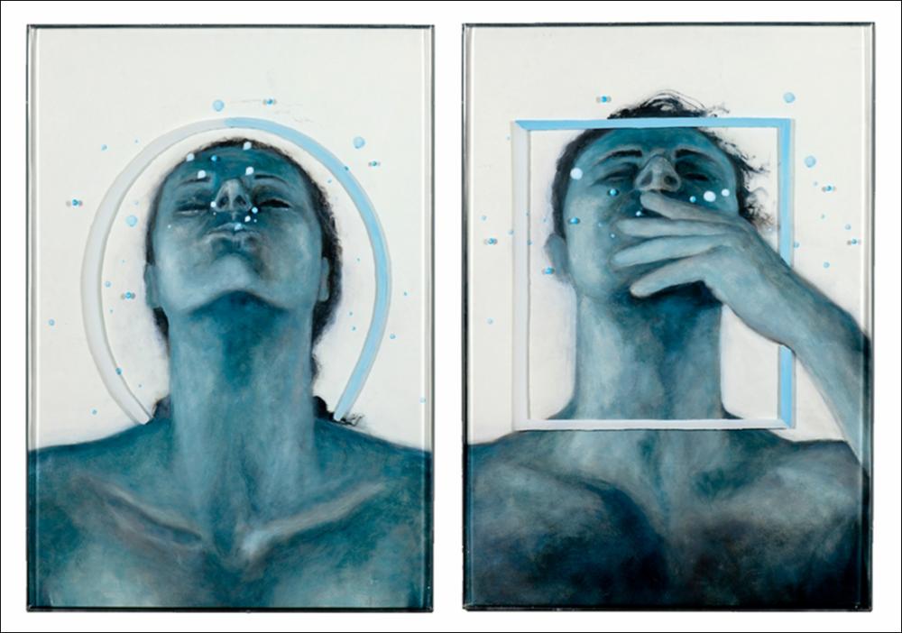 L'immagine digitale riproduce un'opera dell'artista pugliese Gianni De Serio. Classe 1972, la sua carriera artistica comincia in seguito alla laurea in Arti visive conseguita nel 2011, dopo anni da web project manager e graphic design. Le sue opere sono il risultato di una ricerca stilistica che predilige l'ibridazione di linguaggi: pittura, grafica, fotografia, multimedia e videomaking. Seppur talvolta oniriche, le sue opere nascondono infatti sempre una riflessione sulle cose quotidiane, sulle origini, sull'uomo e le sue relazioni e sulla realtà seppur rivista in una trasfigurazione di se stessa. “Windows” è un dittico composto da due oli su tela, ricoperti da due teche in plexiglas su cui sono dipinte gocce d'acqua e forme geometriche. Sono vivi autoritratti dell'art...