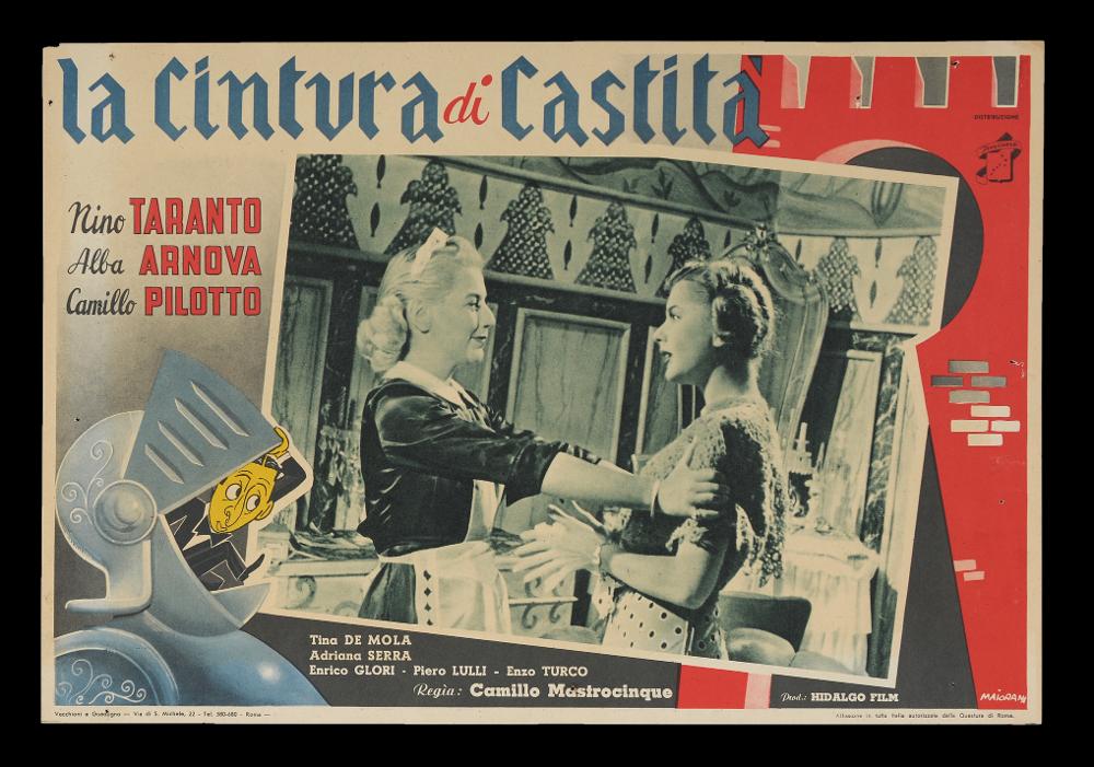 L'immagine riproduce uno dei manifesti conservati presso la Mediateca Regionale Pugliese (vedi Note). Si tratta di uno dei soggetti della fotobusta realizzata per il manifesto del film “La cintura di castità” del 1950. Majorana (o Maiorana) firma l'illustrazione a corredo del soggetto, oltre al manifesto 200x140 visionabile sempre in questa collezione. L'artista raffigura ironicamente un'antica armatura da cui esce un maggiordomo, alludendo al furto della preziosissima cintura di castità e, intorno alla fotografia di scena in bianco e nero, lascia intravedere anche delle architetture medievali che rimandano ad una fortezza e all'atmosfera del film. ll bello stile fumettistico, colorato e fresco, è tipico di Majorana, uno stile in cui il pubblico può riconoscere ironia e...