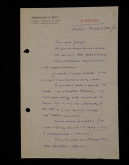 Nella lettera, Francesco Saverio Nitti comunica a Laterza l'invio dei contratti di De Lorenzo e Bassano e il rifiuto di Livi a scrivere un volume. Chiede notizie sulla traduzione di Bolton King ed informa l'editore di aver ricevuto le "avvertenze".