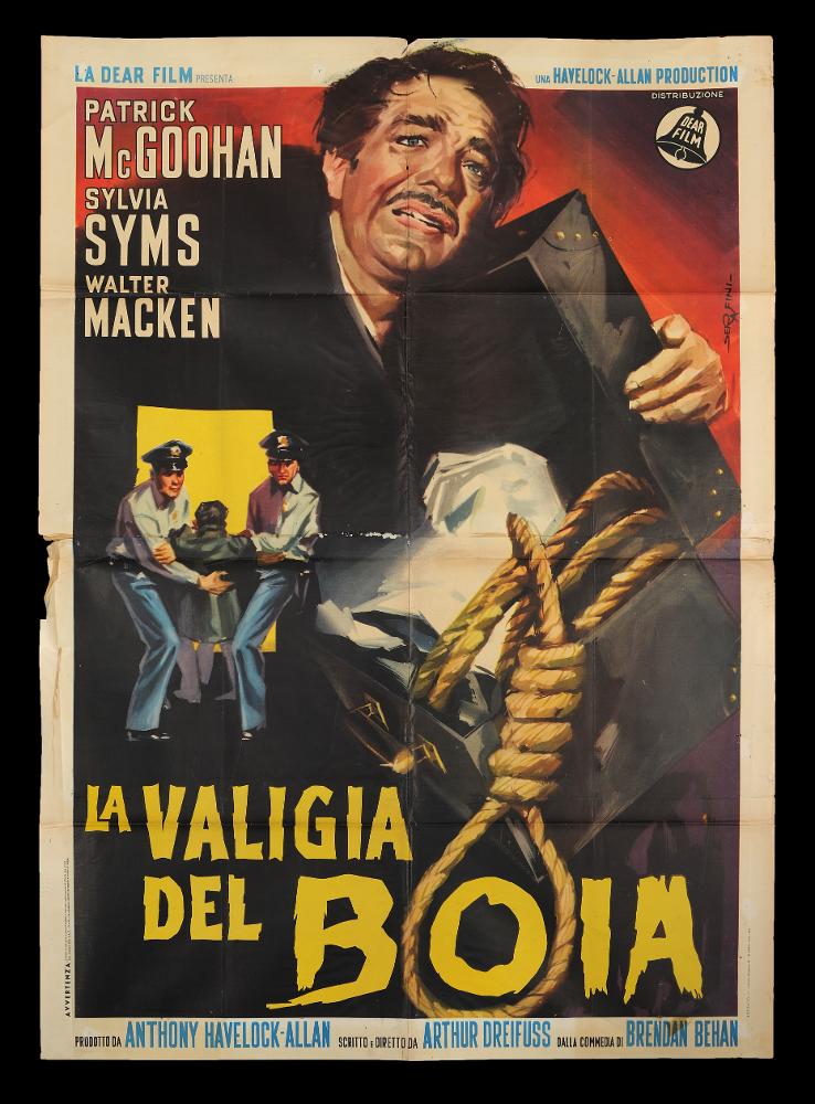 L'immagine riproduce uno dei manifesti conservati presso la Mediateca Regionale Pugliese (vedi Note). Si tratta della versione grafica del manifesto del film “La valigia del boia”. La firma che si legge sul fianco destro è dell’illustratore Serafini, molto attivo tra gli anni Sessanta e Settanta, noto per uno stile che evidenzia i lati drammatici delle figure e delle scene rappresentate. Protagonista indiscusso della composizione è infatti l'attore Patrick McGoohan, ritratto con realismo, interprete di un uomo condannato a morte per l'uccisione del fratello. Tutti gli elementi narrativi dipinti nello spazio aumentano la tragicità della trama del film....