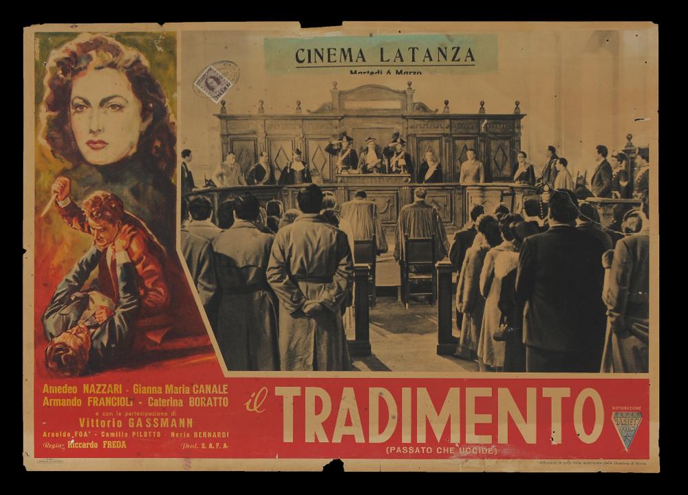 L'immagine riproduce una delle opere grafiche conservate presso la Mediateca Regionale Pugliese (vedi Note). Si tratta nello specifico di uno dei soggetti della fotobusta del film italiano “Il tradimento”. La bella composizione, come di consueto per le fotobuste, al centro presenta una fotografia di scena, qui fotoritoccata in color seppia, contornata da una linea sottile. Sulla sinistra, un bello spazio è riservato alle illustrazioni dipinte dell'artista Guerri, che, come in altri lavori, contraddistingue le opere con un forte segno decorativo, qui volutamente realista e drammatico, anche per la scena rappresentata....