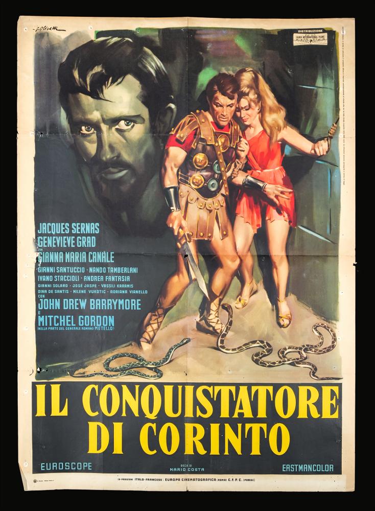 Il manifesto cinematografico è firmato dal celebre pittore di cinema Giorgio Olivetti, artista bolognese classe 1908. Le figure in primo piano sono acquerellate con colori brillanti e campiture di colori vivaci. La composizione è lineare e bidimensionale, caratterizzata da chiaroscuri sintetici che enfatizzano la teatralità della scena. Il manifesto originale è conservato nell’Archivio della Mediateca Regionale Pugliese.
...