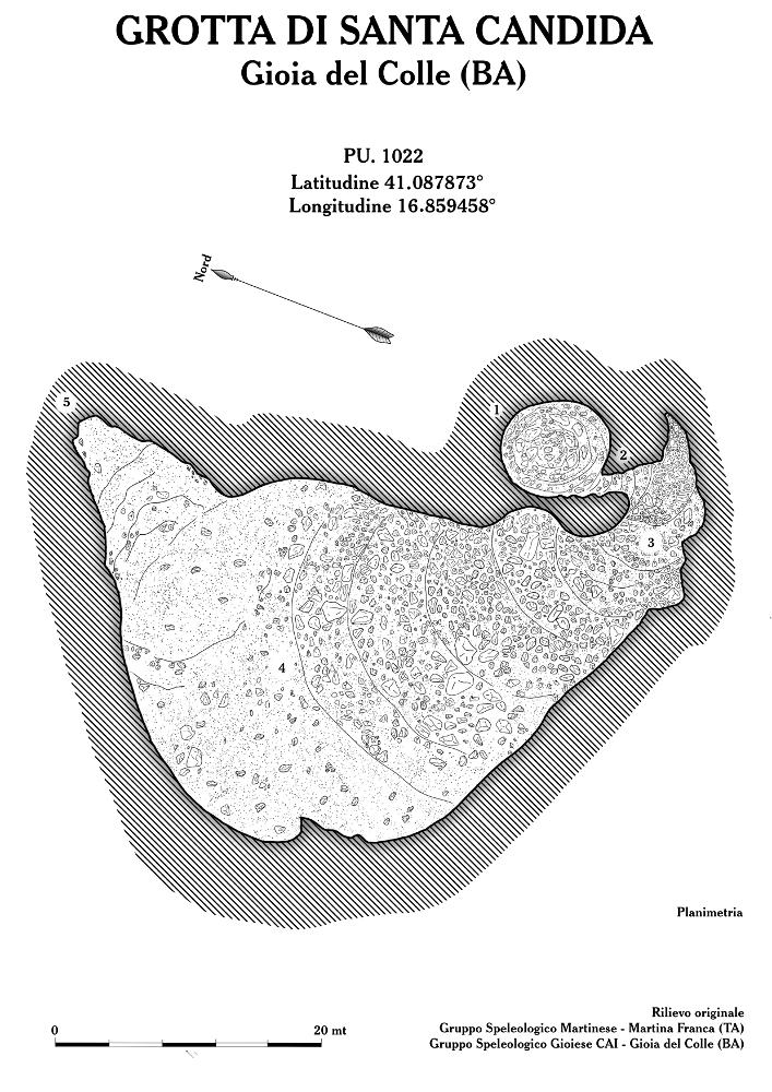 Questo rilievo topografico è la trasposizione in digitale di rilevamenti realizzati a seguito di importanti studi speleologici nelle grotte di Puglia. Sono materiale utile per lo studio e la ricerca, per comprendere al meglio la complessità delle articolazioni sotterranee di queste cavità naturali, con il fine della tutela e della salvaguardia del fenomeno carsico. 
Il documento fa parte della raccolta di rilievi topografici digitalizzati da Carlos Solito per il Progetto digitale “Sillabario sotterraneo – Viaggio dantesco nelle Grotte di Puglia” – realizzato nell'ambito della LEGGE REGIONALE 30 dicembre 2020 - art. 39 “Cavità pugliesi e opera dantesca - Celebrazioni 700 anni dalla morte di Dante Alighieri”.