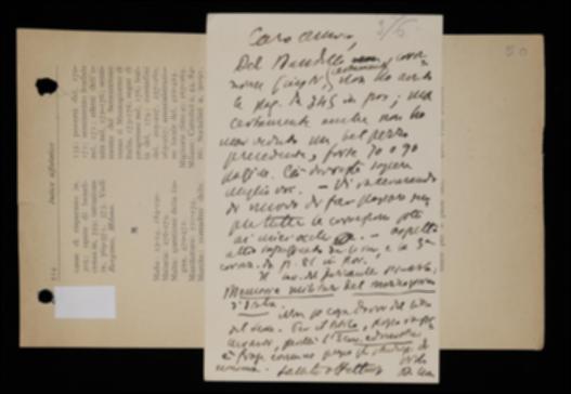 Nella cartolina, Benedetto Croce sollecita Giovanni Laterza a spedirgli altre bozze del suo volume sui lirici marinisti e alcune bozze del volume di Matteo Bandello già corrette da Giovanni Giusti, ribadendo al contempo l'esigenza di rivedere personalmente tutte le correzioni apportate alle bozze degli scrittori d'Italia. Il filosofo poi comunica che il volume di saggi di Giuseppe Ferrarelli s'intitola “Memorie militari del Mezzogiorno d'Italia”; risponde infine all'editore assicurando che il titolo “Economia edonistica” del volume proposto da Enrico Leone non risulterebbe oscuro agli esperti di economia.