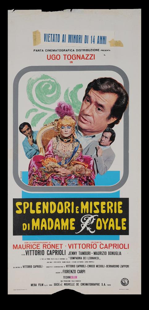 L'immagine riproduce uno dei manifesti conservati presso la Mediateca Regionale Pugliese (vedi Note). Si tratta della locandina del film "Splendori e miserie di Madame Royale", la cui grafica è a firma di Ferrini. Il film italo-francese, girato ad inizio degli anni '70, mostra una Roma notturna e diversa, fatta di solitudine e crudeltà. Ferrini mostra però con questa composizione le tendenze grafiche di quegli anni, scegliendo di rappresentare i colori e un po' di eccentricità. Protagonista assoluto dei collage fotografici è Ugo Tognazzi e la sua grande interpretazione, anche nei panni di quella Madame Royale divertente e vitale. Renato Ferrini, grafico e artista, a Roma inizia la sua carriera artistica lavorando per la notevole e fortunata produzione di bozzetti per fr...