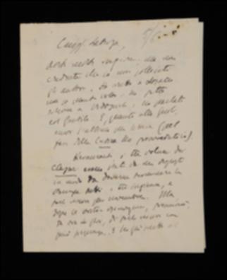 Nella lettera, Benedetto Croce informa Laterza di aver sollecitato i curatori di diversi volumi a concludere il lavoro e lo esorta a fare altrettanto, provvedendo anche a fornirgli alcuni suggerimenti sulla pubblicità dei testi. Al documento è allegata una lettera inviata a Croce da Tommaso Gnoli, bibliotecario presso la Biblioteca Casanatense, il quale si scusa per il ritardo nella spedizione delle bozze del volume di Vossler e chiede l'invio dell'ultimo numero de "La Critica". In calce alla missiva si legge un'annotazione a firma del filosofo napoletano Antonio Sarno.