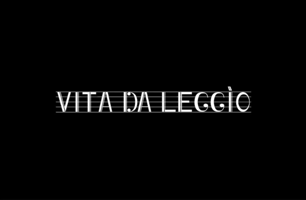 'Vita da leggio' è un video racconto, con la regia di Alessandro Piva e la direzione artistica di Teresa Satalino, dell'esibizione di AYSO Orchestra sulle note di Igor Stravinskij durante il concerto tenuto il 29 giugno 2022 presso il Teatro Kursaal Santalucia.
Il video racconto è stato realizzato nell’ambito della programmazione Puglia Sounds Producers 2022 della Regione - Operazione finanziata a valere sul POC PUGLIA 2007-2013 - AZIONE “SVILUPPO DI ATTIVITÀ CULTURALI E DELLO SPETTACOLO”.
OrchestrAcademy ha proposto al regista Alessandro Piva di documentare l’avventura dei giovani musicisti, con un prodotto in grado di raccontare la vita del gruppo e le sue dinamiche artistiche e sociali.