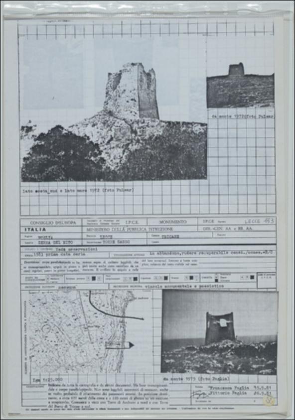 La scheda in oggetto è parte del volume “Censimento delle opere fortificate in Puglia”, risultato dell'attività promossa dalla Regione Puglia tra il 1981 e il 1982, per individuare e descrivere le principali costruzioni in muratura presenti nel territorio. Composta da due fogli sciolti, è redatta da Francesca Faglia il 15 settembre 1981. Torre Sasso è situata a Tricase in provincia di Lecce in zona rurale. La costruzione fortificata è attribuibile al XVI secolo ed si caratterizza come un rudere interessato da numerosi crolli.  La costruzione fortificata si presenta come un parallelepipedo su base troncopiramidale. La struttura muraria è realizzata in conci di pietra di forma e tessitura irregolare.