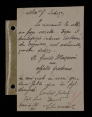 Nella cartolina, Cino Chiarini avverte l'editore che sta per spedire le ultime bozze e chiede di inserire dopo il frontespizio una dedica a Guido Mazzoni.