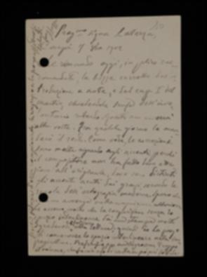 Nella cartolina, Angelo Scuppa comunica a Laterza il reinvio delle bozze corrette dell'introduzione, delle note e del primo capitolo del volume del Martin, lamentando gli errori di ortografia del compositore e l'interlinea eccessivamente ridotta.