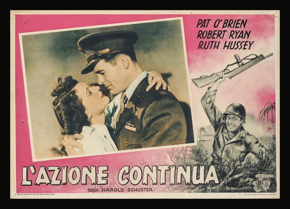 L'immagine riproduce uno dei manifesti conservati presso la Mediateca Regionale Pugliese (vedi Note). Si tratta di una delle fotobuste del film "L'azione continua", la cui composizione grafica è dell'illustratore Bat. (Giovanni Battaglia). La fotobusta riporta una delle scene più significative della pellicola americana del 1944, una fotografia a colori ritoccati in tonalità in voga all'epoca. Intorno, un fondo dai toni chiari del rosa contrasta con l'illustrazione di Bat. in bianco e nero che riproduce un soldato durante il combattimento, vera rappresentazione del film ambientato durante la seconda guerra mondiale. ...