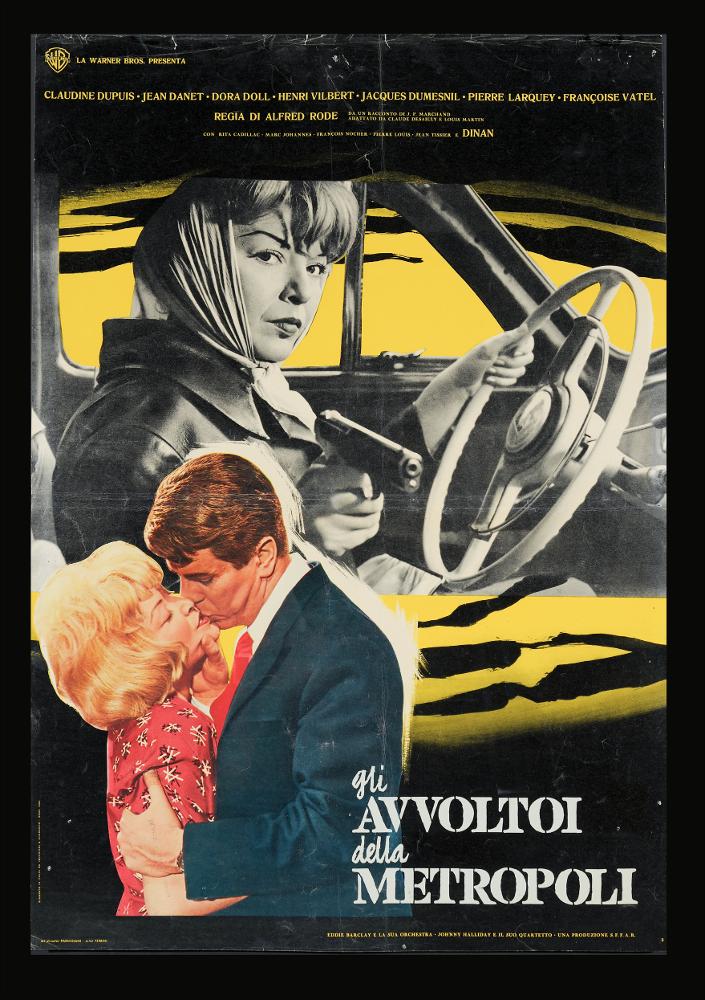 L'immagine riproduce uno dei manifesti conservati presso la Mediateca Regionale Pugliese (vedi Note). Si tratta di una delle fotobuste del film in bianco e nero “Gli avvoltoi della metropoli” del 1961 per la regia di Alfred Rode. L'illustratore e grafico della composizione è Renato Ferrini autore che inizia a Roma la sua carriera per la notevole e fortunata produzione di bozzetti per francobolli emessi da Poste Italiane. Noto per la sua tecnica curata nei dettagli e per le sue composizioni in cui è la grafica moderna a farla da padrone, anche qui Ferrini si conferma un autore dell’essenziale, dai pochi dettagli nella narrazione visiva che però risulta essere carica di sentimenti, anche grazie alla scelta dello sfondo nero e tratti gialli che rendono la suspense propria ...
