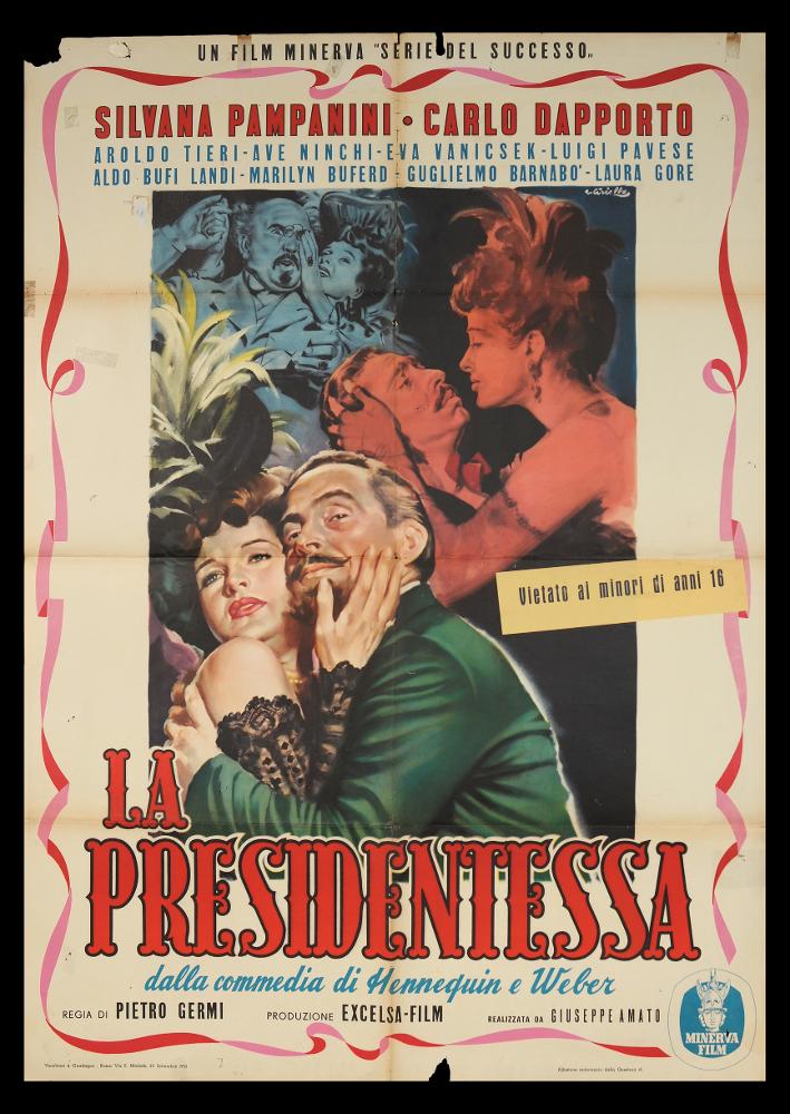 L'immagine riproduce uno dei manifesti conservati presso la Mediateca Regionale Pugliese (vedi Note). Si tratta, nello specifico, di una delle versioni grafiche del manifesto del film italiano “La Presidentessa”, a firma di Averardo Ciriello (A. Ciriello), come si evince dalla firma in alto a destra. Il pittore da subito mostrò un linguaggio elaborato e uno stile pittorico colto e maturo, sia nel ritratto che nelle scene narrative. Il colore e le sfumature volumetriche hanno sempre caratterizzato le sue opere, i suoi tocchi di colore morbidi sono "emotivi" e denotano una comunicazione visiva chiara e coinvolgente. Spesso Ciriello sceglie di raffigurare il momento più drammatico del film, ma in questo caso ci troviamo di fronte ad una composizione molto vivace, ispirata ...