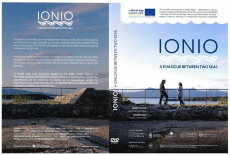  “Ionio. Dialogo tra due mari” è un docufilm prodotto nell’ambito del progetto Fish&Chips nato con l’obiettivo di far rivivere il dialogo tra due mari e due antiche città, Taranto e Corfù, che per secoli sono state nevralgici punti di approdo e di partenza per i collegamenti nel Mediterraneo. Nel corso dei secoli le due città sono state legate per storia, tradizioni, cultura, economia. Denominatore comune: il mare.
Nicolò Carnimeo, narratore e intervistatore del docufilm, ricostruisce abilmente in un racconto pieno di fascino le testimonianze di coloro che sono stati i protagonisti delle storie del mare. Preziose le interviste ai pescatori, che conoscono alla perfezione questi territori e il mare, ma soprattutto, ancora oggi, sono i depositari delle tradizioni e del sap...