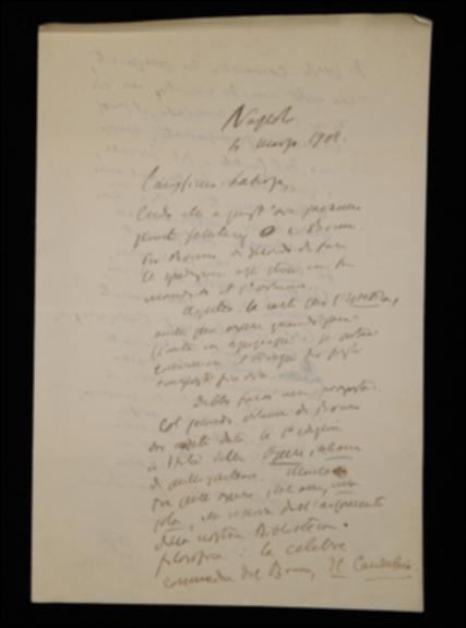 Nella lettera, auspicando che i volumi di Friedrich W.J. Schelling e Giordano Bruno siano pronti, Benedetto Croce raccomanda a Giovanni Laterza di spedire il nuovo volume di Giordano Bruno agli stessi cui si spedì il primo. Chiede poi di essere informato sull'arrivo della carta per il suo volume di estetica. Infine propone all'editore la pubblicazione di un'edizione critica e annotata de "Il Candelaio" di Giordano Bruno a cura di Vincenzo Spampanato.