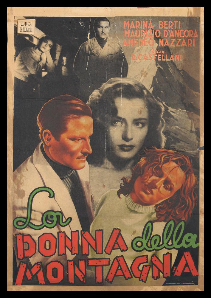 L'immagine riproduce una delle opere grafiche conservate presso la Mediateca Regionale Pugliese (vedi Note). Si tratta nello specifico della versione grafica realizzata per la fotobusta verticale del film “La donna della montagna” del 1944 per la regia italiana di Renato Castellani. La bellissima composizione è a firma di Monni (Pietro Monni), come si evince dalla firma, stilizzata e illustrativa, che diventa quasi un elemento decorativo insieme al titolo, rappresentato da lettere che sembrano piccole aste di legno montate assieme. Artista eclettico, Monni sperimenta più stili come si può notare dalla diversità dei manifesti a sua firma, che hanno tutti una forte caratteristica: la decorazione. Qui l'artista, rispetto agli altri manifesti in collezione, mostra un concep...