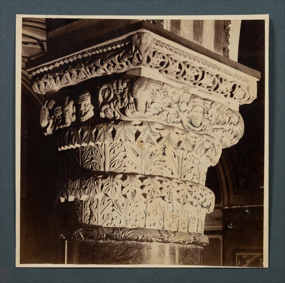 <div class="ql-editor"><div>Documentazione fotografica: Cattedrale di Altamura, interno, capitello del XIII secolo. Ritaglio da una fotografia originale di Romualdo Moscioni. n. 5393.</div><div><br></div><div>La raccolta fotografica di Giuseppe Ceci (1863-1938), studioso delle arti figurative dell’Italia meridionale e tra i promotori delle Società di Storia Patria di Napoli e della Puglia, si inserisce nel vivace clima culturale dell’Italia postunitaria, caratterizzato dal progressivo consolidarsi di una «coscienza nazionale» alimentata anche dal confronto e dal dialogo con le realtà storiche e culturali locali.</div><div>Oggi la Biblioteca Comunale di Andria conserva oltre settecento fotografie dedicate alla Puglia medievale, a Napoli e ...