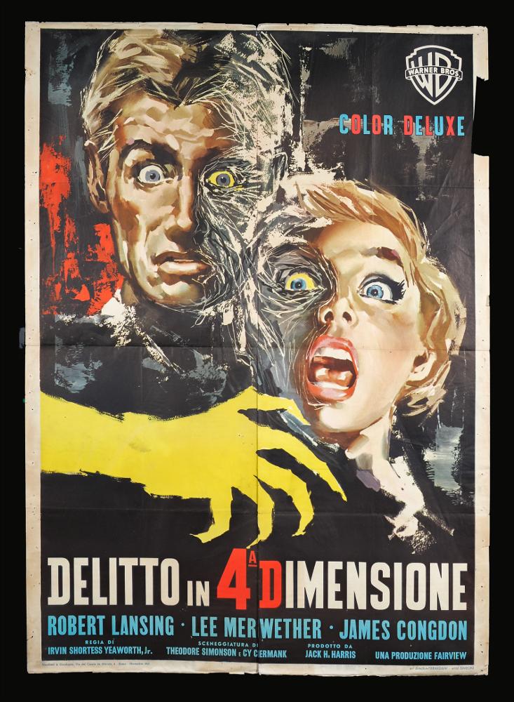 Il manifesto cinematografico è a firma di Simeoni, con la direzione artistica di Parmigiani, come si evince dalle informazioni situate in basso. Noto per essere uno dei pittori di cinema più prolifici, Sandro Simeoni (noto anche come Symeoni) si distinse per una grande pittoricità, un gusto originale basato sulla bellezza formale e più tardi per composizioni moderne basate su ritmi spezzati e drammatici. Anche in questo caso riesce con l'effetto del colore a esprimere la distorsione della materia, chiave della trama della pellicola, attraverso i due volti sono quelli di Linda (Lee Meriwether) e del protagonista Dr Scott Nelson (Robert Lansing). Il manifesto originale è conservato nell’Archivio della Mediateca Regionale Pugliese.
...