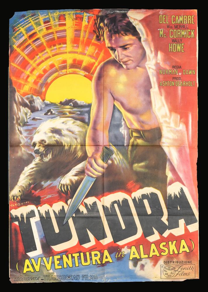 L'immagine riproduce uno dei manifesti conservati presso la Mediateca Regionale Pugliese (vedi Note). Si tratta di una delle versioni grafiche per il manifesto del film in bianco e nero "Tundra" del 1936 per la regia di Norman Dawn. La firma che leggiamo sul lato a sinistra appartiene all’illustratore Tarquini Paolo (Tarquini), "Pittore non Pittore" come lui stesso si definì, artista che condivise la sua arte con il padre Sabatino ed i fratelli Luigi e Glauco. Anche per quest’opera lo stile dell’artista è ben riconoscibile, su tutto lo spazio grafico è evidente la sua predilezione per l’uso di una pittura sfumata e policroma, tipica degli anni Trenta. Tarquini rende l'atmosfera onirica, quasi inquietante, aiutato dall'uso dei colori sfumati e intensi del sole sullo sfon...