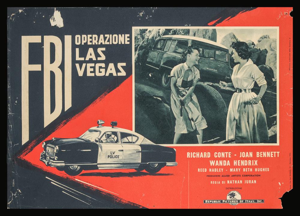 L'immagine riproduce uno dei manifesti conservati presso la Mediateca Regionale Pugliese (vedi Note). Si tratta del soggetto per la fotobusta del film poliziesco "F.B.I. Operazione Las Vegas", la cui composizione è a firma di Ferrini. Nelle sue belle opere, è evidente uno stile illustrativo e grafico, d'impatto visivo. Pochi colori delineano lo spazio in cui la macchina della polizia sfreccia nello spazio rosso, elementi che rendono la velocità e l'azione del film. Il disegno accompagna come di consueto la fotografia di scena, in bianco e nero, e il titolo dal grande effetto decorativo completa lo spazio. Ferrini, che a Roma inizia la sua carriera per la notevole e fortunata produzione di bozzetti per francobolli emessi da Poste Italiane, è noto per la sua tecnica curat...
