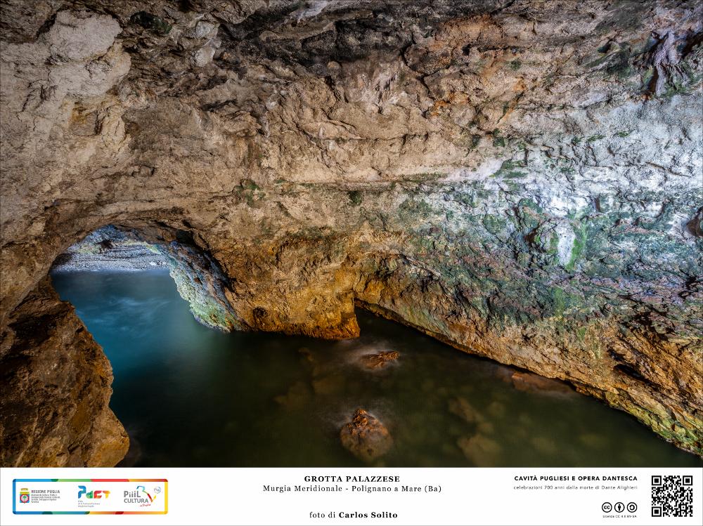 La Grotta Palazzese a Polignano a Mare è tra le più suggestive cavità carsiche marine della Puglia: un’opera d’arte naturale, plasmata dal mare che nel corso dei millenni ha scavato la tenera roccia per dare vita ad una delle grotte più incantevoli della costa, accessibile sia dal mare sia da terra, come quando era un antico punto d’approdo.
Qui la roccia e il mare si uniscono in un patto d’alleanza: la possente volta di pietra si protende a proteggere come un manto un mare dai colori sfavillanti.
L’immagine digitale fa parte della raccolta di fotografie prodotte da Carlos Solito per il Progetto digitale “Sillabario sotterraneo – Viaggio dantesco nelle Grotte di Puglia” – realizzato nell’ambito della LEGGE REGIONALE 30 dicembre 2020, n. 35 - art. 39 “Cavità pugliesi e o...