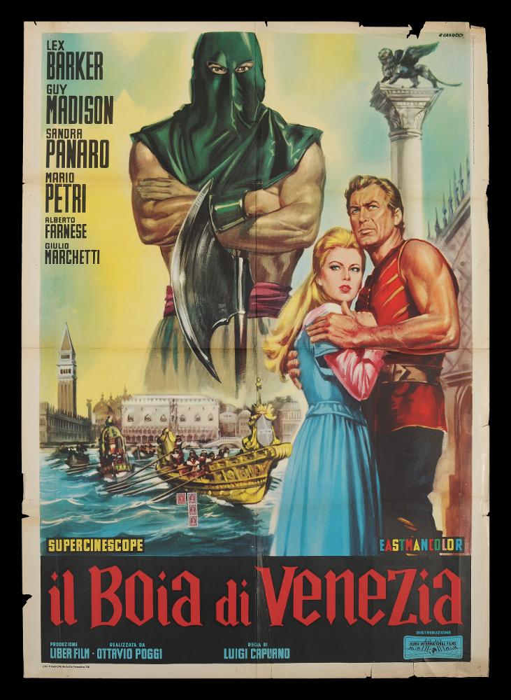 L'immagine riproduce uno dei manifesti conservati presso la Mediateca Regionale Pugliese (vedi Note). Si tratta di uno dei manifesti del film “Il boia di Venezia”, del 1963 a firma di Casaro (Renato Casaro) come si evince dalla firma presente sul lato destro. Tra i maggiori rappresentanti della grafica e del manifesto, Casaro adottò come modello Angelo Cesselon, il primo pittore ad utilizzare, per i manifesti cinematografici, un nuovo linguaggio che dà maggiore importanza ad una grande scena, ad un ritratto per raccontare una storia. Casaro è noto per essere stato un autodidatta che riuscì tuttavia ad acquisire competenze e abilità riconoscibili, come l’uso dell’aerografo e legami con le correnti surrealiste internazionali. La composizione grafica in oggetto è molto ric...