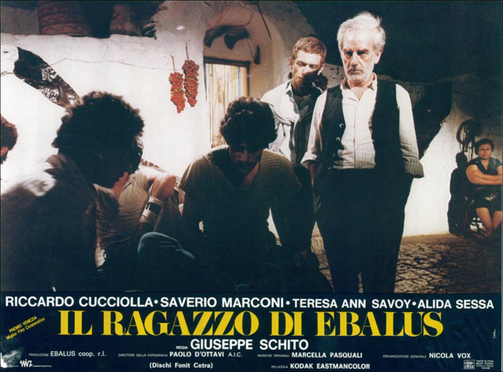 L'immagine digitale in oggetto riproduce la fotobusta originale del film "Il ragazzo di Ebalus", elaborata in occasione della mostra "Riccardo Cucciolla - Ritratto d'Attore" organizzata nel 2012 dall'Associazione culturale “Attraverso lo Spettacolo”, dall'Assessorato al Mediterraneo, Cultura e Turismo della Regione Puglia e dal Servizio Biblioteca e Comunicazione Istituzionale del Consiglio Regionale della Puglia. Film del 1984 diretto dal regista pugliese Giuseppe Schino, "Il ragazzo di Ebalus", racconta la storia di Marco Torrisi, un giovane terrorista milanese che, durante gli anni di piombo, trova rifugio in un casolare di campagna in Puglia dove ad accoglierlo ci sarà un vecchio contadino (Riccardo Cucciolla) e un'insegnante (T. Ann-Savoy). Le vicende che seguirann...