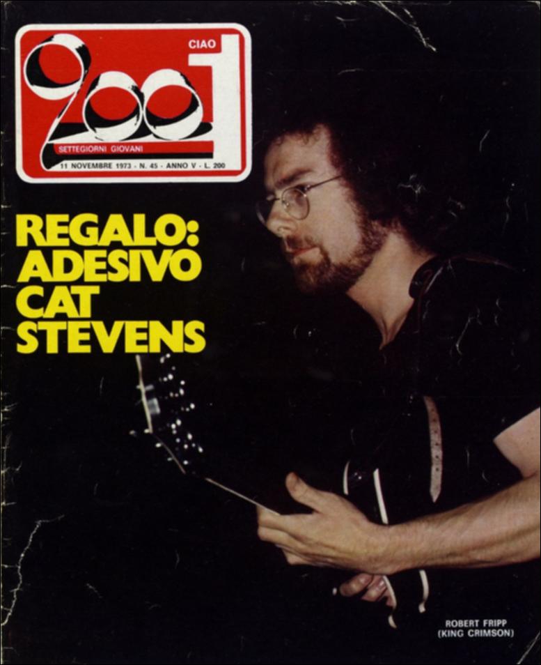 La risorsa in oggetto fa parte dei documenti editoriali selezionati dal Fondo MEM in occasione dell’esposizione "Sulle tracce di David Bowie. L’uomo delle stelle nelle riviste musicali italiane dagli anni ’70 ai ’90" curata da Claudia Attimonelli (Università degli Studi di Bari Aldo Moro, MEM, Future in Research). È un viaggio nel passato che mostra in che modo l’artista fu presentato e rappresentato in uno dei principali medium dell’epoca: le riviste musicali. Nello specifico il documento digitale riporta, oltre la copertina della rivista, le pagine esposte nel percorso di visita. A pagina 20 si affronta il problema della crisi della produzione della plastica e del cartone, che ha coinvolto il mercato discografico per l'aumento delle vendite. All'epoca la WEA (che comp...