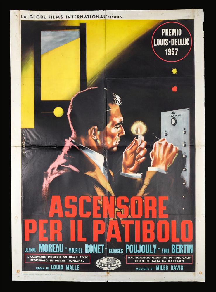 L'illustrazione è a firma di Simeoni. Noto spesso per essere uno dei pittori di cinema più prolifici, Sandro Simeoni (noto anche come Symeoni) si distinse per una grande pittoricità, un gusto originale basato sulla bellezza formale e più tardi per composizioni moderne basate su ritmi spezzati e drammatici. In questo caso, ripropone in arte le parole chiave contenute del titolo della pellicola, aumentando la tensione illuminando il tutto con la luce di un flebile accendino. Il manifesto originale è conservato nell’Archivio della Mediateca Regionale Pugliese.
...
