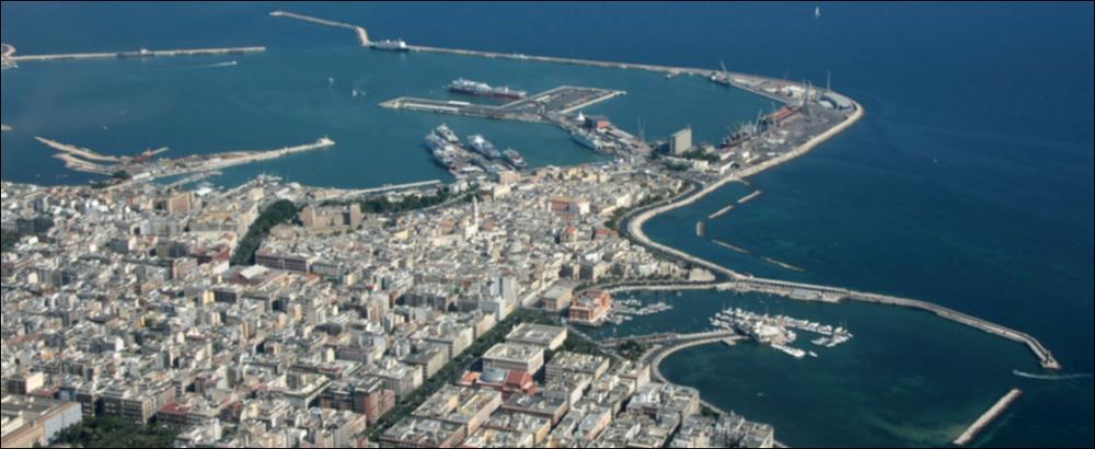 Il comune di Bari, rientra nel sistema insediativo costiero della Puglia Centrale, caratterizzato da centri compatti, allineati ordinatamente e a cadenza regolare lungo la costa e intervallati da ampi spazi coltivati che giungono fino al mare, tutt'intorno il paesaggio storico della piantata olivetata, interrotto dalle lame, questi corsi d'acqua temporanei, particolarmente preziosi dal punto di vista naturalistico e paesaggistico. Rappresentano i pochi areali di naturalità presenti lungo la costa, nonchè elementi dii connessione ecologica tra entroterra e mare. Tutte le città marinare della Puglia Centrale sono dotate di centri e porti storici di pregio, è il caso del capoluogo pugliese che presenta anche un altro elemento di rilevanza architettonico-urbanistica quale i...