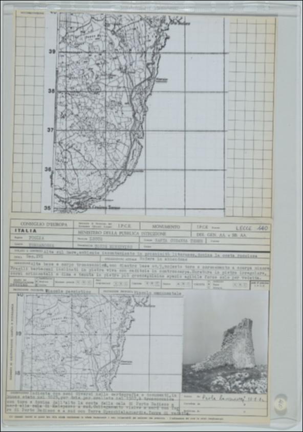 La scheda in oggetto è parte del volume “Censimento delle opere fortificate in Puglia”, risultato dell'attività promossa dalla Regione Puglia tra il 1981 e il 1982, per individuare e descrivere le principali costruzioni in muratura presenti nel territorio. Composta da due fogli sciolti, è redatta da Paola Lavermicocca il 10 agosto 1982. Torre Minervino è situata a Santa Cesarea Terme in provincia di Lecce in area costiera. La costruzione fortificata risale al XVI secolo e del rudere restano solo poche tracce. La torre cilindrica s’innesta su un basamento troncoconico, per un diametro di circa 9 metri. Il prospetto con muratura faccia a vista è impreziosito dal toro marcapiano e dal coronamento superiore composto dal cordolo e caditoie. La struttura muraria è realizzata ...
