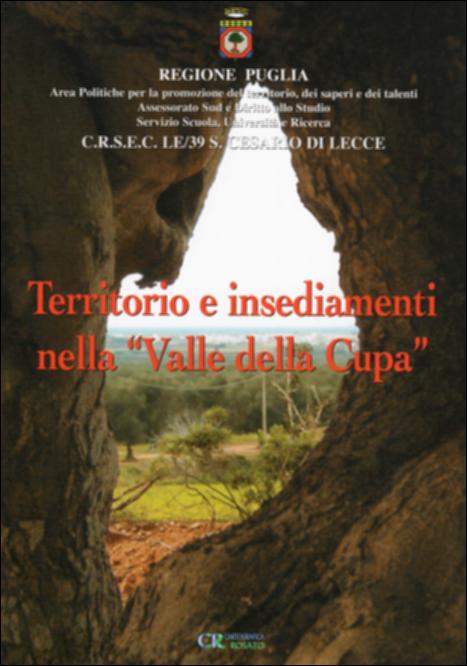 "Territorio e insediamenti nella Valle della Cupa" è parte della grande raccolta denominata “Libri di Puglia”, progetto di digitalizzazione a cura di Nicola Pergola che ha lo scopo di rendere fruibile la produzione editoriale dei Centri regionali di servizi educativi e culturali e degli Assessorati alla cultura e alla Pubblica Istruzione della Regione Puglia, dal 1968 agli anni 2000. Valle della Cupa: il nome evoca profondità tenebrose, e invece denota un interessante ambiente naturale caratterizzato da una depressione carsica che tocca il suo minimo, presso Arnesano, a 18 metri sul livello del mare. Un'area dove in tempi non lontani la vegetazione era lussureggiante grazie alla presenza di paludi, canali e pozzi che, trattenendo l'acqua piovana, consentivano pratiche c...