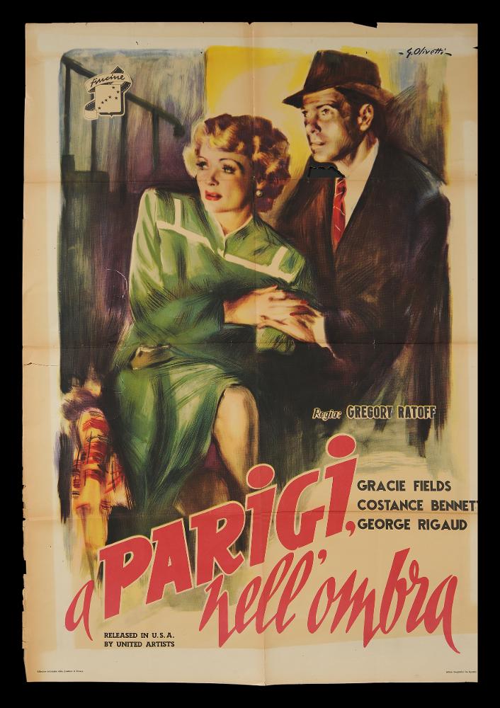 L'immagine riproduce uno dei manifesti conservati presso la Mediateca Regionale Pugliese (vedi Note). Si tratta di uno dei manifesti del film “A Parigi nell’ombra” del 1945 per la regia di Gregory Ratoff a firma dell'illustratore bolognese Giorgio Olivetti. Classe 1908, Olivetti caratterizza le sue prime opere da uno stile morbido, sfumato, fatto di acquerelli delicati che rendono il volume anche grazie ad un uso sapiente dei chiaroscuri. Indiscussi qui i due protagonisti immortalati in un momento sicuramente intenso, sensazione che lo spettatore percepisce a partire dalle mani intrecciate teneramente. La composizione, i colori fluidi e lo stile pittorico permettono ad Olivetti di entrare in empatia con  il pubblico e di far rivivere momenti difficili e drammatici della...