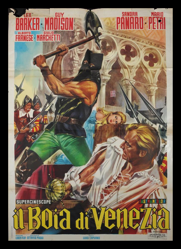 L'immagine riproduce uno dei manifesti conservati presso la Mediateca Regionale Pugliese (vedi Note). Si tratta di uno dei manifesti del film “Il boia di Venezia”, del 1963 a firma di Casaro (Renato Casaro) come si evince dalla firma presente sul lato destro. Tra i maggiori rappresentanti della grafica e del manifesto, Casaro adottò come modello Angelo Cesselon, il primo pittore ad utilizzare, per i manifesti cinematografici, un nuovo linguaggio che dà maggiore importanza ad una grande scena, ad un ritratto per raccontare una storia. Casaro è noto per essere stato un autodidatta che riuscì tuttavia ad acquisire competenze e abilità riconoscibili, come l’uso dell’aerografo e legami con le correnti surrealiste internazionali. La composizione grafica in oggetto è molto ric...