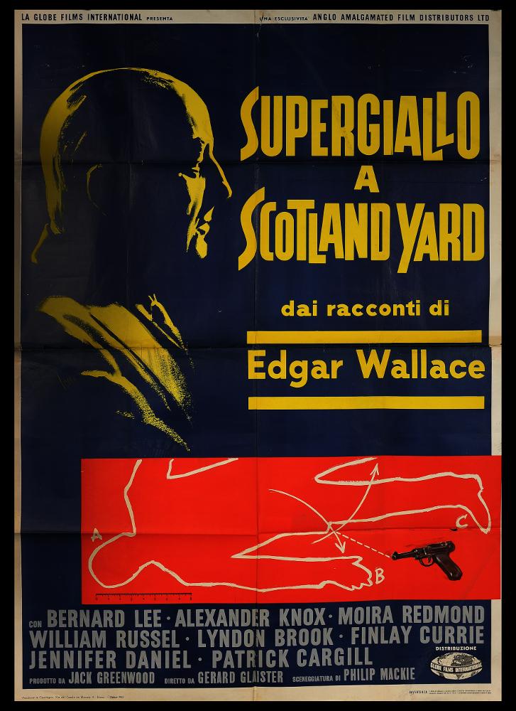 L'immagine riproduce uno dei manifesti conservati presso la Mediateca Regionale Pugliese (vedi Note). Si tratta della versione grafica del manifesto del film "Supergiallo a Scotland Yard", a firma di Longi (Carloantonio Longi), nome qui riportato in una delle sue varianti (Lon.). In molte composizioni pittoriche, l'artista si esprime mettendo in risalto la figura femminile, facendosi interprete di quella tendenza degli anni '50 nella quale la bellezza della donna è esaltata sia nei film sia nella pittura da cinema. Qui invece con grande eleganza, pochi tratti dai toni gialli e un sapiente gioco di luci ed ombre disegna il profilo del protagonista maschile, l'attore Bernard Lee, nei panni del commissario Meredith. La narrazione del film è quindi lasciata a pochi ma signi...