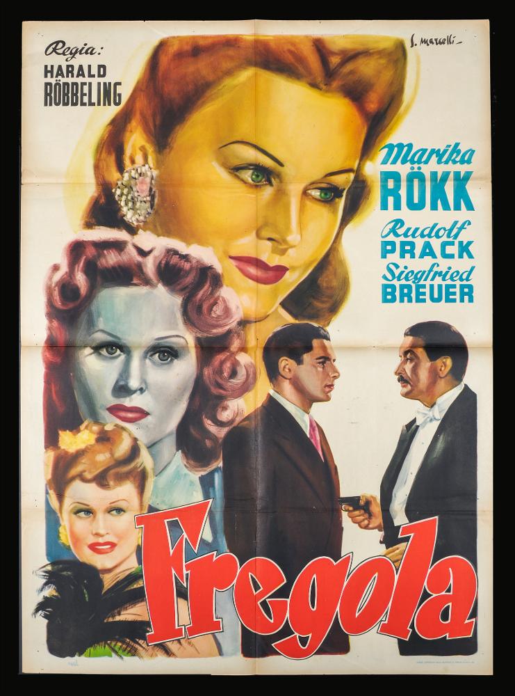 “Fregola” è un film musicale austriaco del 1948 diretto da Harald Röbbeling e interpretato da Marika Rökk, Rudolf Prack e Siegfried Breuer. Si tratta di un film di ritorno per la Rökk, una delle star più popolari del Terzo Reich, che non girava film dal 1944. Fu girato presso gli studi Sievering di Vienna.
Il manifesto cinematografico è firmato da Sergio Marcelli, pittore romano, classe 1926, apparentemente relegato tra i pittori meno noti per non aver partecipato mai a mostre, concorsi e pubblicazioni. Eppure da autodidatta ha dipinto, su commissione, numerosi ritratti di arte sacra e pale d’altare. Per il notevole livello tecnico raggiunto per circa sei anni fu impegnato nel cartellonismo cinematografico, grazie alle sue doti da ritrattista. Negli anni a seguire si de...