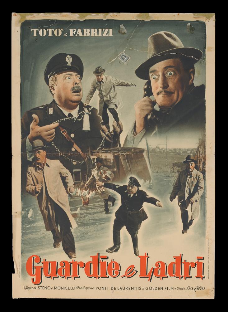 L'immagine riproduce uno dei manifesti conservati presso la Mediateca Regionale Pugliese (vedi Note). Si tratta di una delle versioni della locandina del film "Guardie e Ladri". Lo stile grafico della composizione, con immagini tratte dal film, evidenzia il lato comico e umoristico dei due attori, interpreti di un film degli anni '50 che ironicamente fu lo spaccato di un'Italia ancora da ricostruire e che si arrangiava come poteva, motivo per cui il pubblico si identificò molto nei personaggi. Le fotografie scelte per questo collage esaltarono il genere della commedia all'italiana, nonostante i colori un pò cupi, simbolo di una velata malinconia e drammaticità, nascoste dietro i volti comici di Totò e Fabrizi....