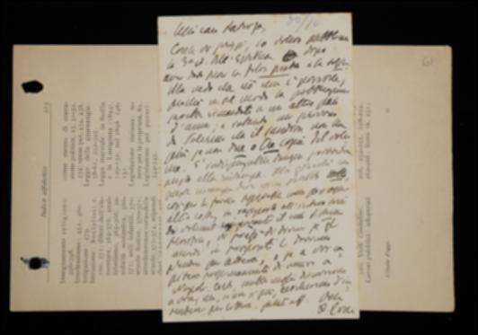 Nella cartolina, Benedetto Croce sollecita Laterza a cominciare a pubblicare i volumi della terza edizione della sua “Estetica” e quindi a stabilire tutto quanto riguarderà l'intera serie. Nel documento è inserita una pagina di bozza del volume con alcune annotazioni di pugno del filosofo.