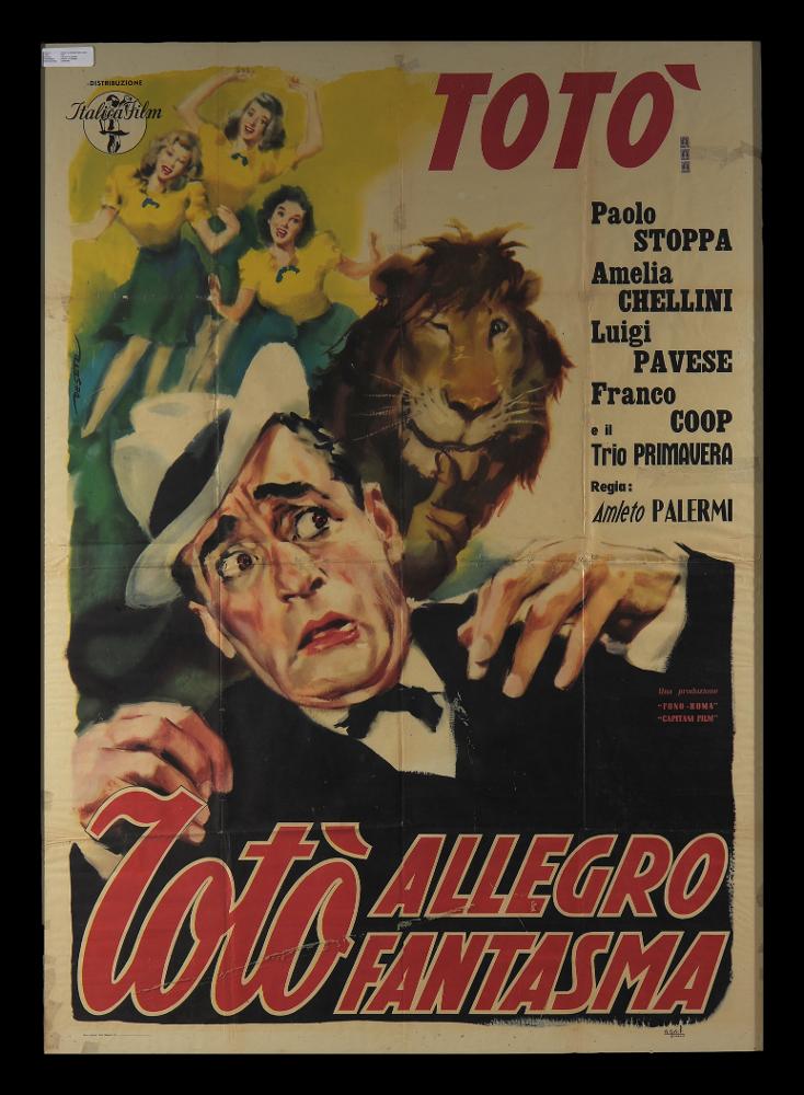 L'allegro fantasma è un film del 1941, diretto da Amleto Palermi. Manifesto firmato da Deseta, noto illustratore ed artista poliedrico e presenta il nome in aggiunta all'attore Totò ai fini di richiamo di pubblico. Il suo stile si caratterizza per la modernità, dal disegno semplice e l'uso di colori acquerellati, in questo caso abbiamo un grande ritratto di Totò spaventato dal leone, che rievoca le origini circensi del protagonista della pellicola. Il manifesto originale è conservato nell’Archivio della Mediateca Regionale Pugliese....