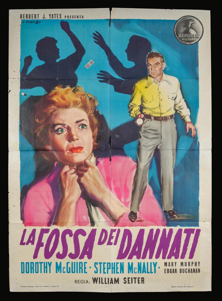 L'immagine riproduce uno dei manifesti conservati presso la Mediateca Regionale Pugliese (vedi Note). Si tratta di una delle due versioni grafiche del manifesto del film "La fossa dei dannati" del 1954 per la regia di William A. Seiter. La firma in alto a sinistra appartiene all'illustratore Angelo Cesselon, considerato uno dei pittori di cinema più originali. Il suo stile è riconoscibile per l'uso un cromatismo vibrante e dinamico e per la predilezione per i tocchi sfumati e leggeri, con contrasti di colore forti e contemporanei. Ma è indubbio che Cesselon fu influenzato anche da una certa tradizione pittorica veneta, che guarda ad artisti come Tiziano e Tiepolo, fino a Giovanni Boldini, soprattutto nelle composizioni diagonali. Tutta la sua produzione, anche quella pi...