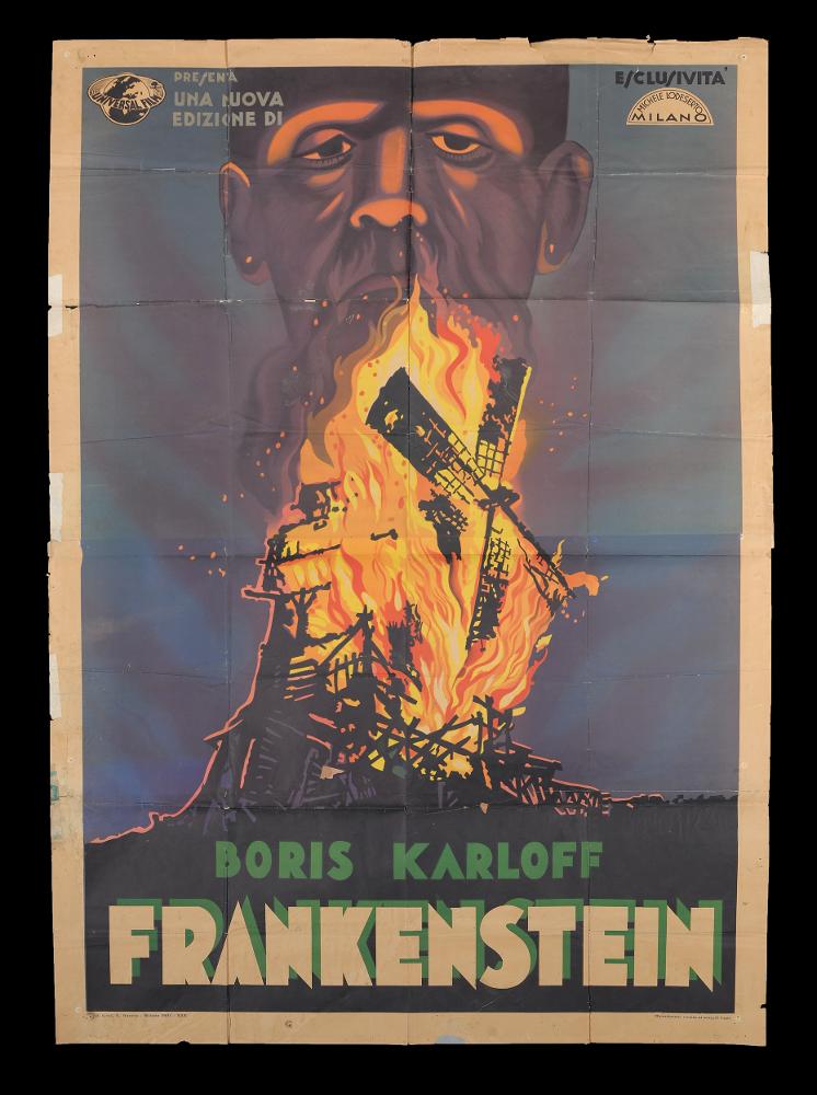 L'immagine riproduce uno dei manifesti conservati presso la Mediateca Regionale Pugliese (vedi Note). Si tratta di una delle versioni del manifesto del film "Frankenstein", nell'edizione cinematografica del 1941. Una composizione piuttosto minimale, senza firma, contraddistingue il manifesto in oggetto. Il volto di Frankenstein sembra un'ombra scaturita dall'incendio, illuminato abilmente con pennellate di arancio, riflesso del fuoco che divampa, e ben definito dai contorni rosa che cingono il mulino in fiamme. Ci troviamo di fronte ad un'opera che trasmette l'atmosfera drammatica del film nel momento tragico della morte del mostro, con l'utilizzo di immagini figurative, ma dagli effetti non del tutto realistici. Completa il manifesto il titolo del film con la sola menz...