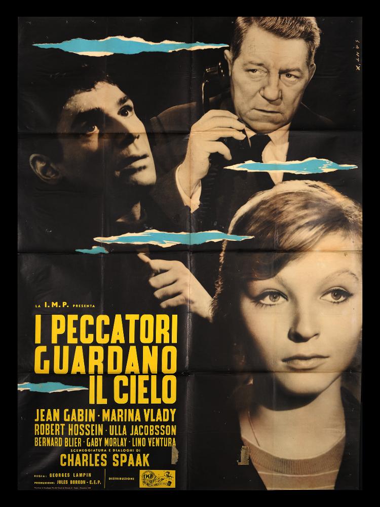 L'immagine riproduce uno dei manifesti conservati presso la Mediateca Regionale Pugliese (vedi Note). Si tratta di una delle versioni del manifesto del film "I peccatori guardano il cielo", a firma di Sant'x. Tutta la composizione si basa su pochi colori. I ritratti fotografici dei tre protagonisti spiccano in un delicato color seppia dal fondo nero; arricchiscono la composizione la scritta principale in un font ordinato che dona luce a tutto il manifesto e piccole nuvole, dipinte, dal taglio contemporaneo, ad indicare il "cielo". Rispetto ad altre impostazioni grafiche degli stessi anni, questa in oggetto si presenta più di stampo pubblicitario. Si riconoscono, partendo dal primo piano, l'attrice Marina Vlady e gli attori Robert Hossein e Jean Gabin, interpreti princip...