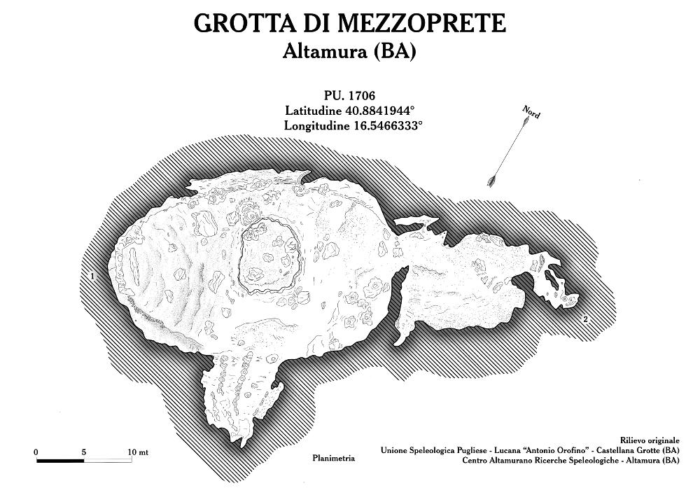 Questo rilievo topografico è la trasposizione in digitale di rilevamenti realizzati a seguito di importanti studi speleologici nelle grotte di Puglia. Sono materiale utile per lo studio e la ricerca, per comprendere al meglio la complessità delle articolazioni sotterranee di queste cavità naturali, con il fine della tutela e della salvaguardia del fenomeno carsico. 
Il documento fa parte della raccolta di rilievi topografici digitalizzati da Carlos Solito per il Progetto digitale “Sillabario sotterraneo – Viaggio dantesco nelle Grotte di Puglia” – realizzato nell’ambito della LEGGE REGIONALE 30 dicembre 2020 - art. 39 “Cavità pugliesi e opera dantesca - Celebrazioni 700 anni dalla morte di Dante Alighieri”.