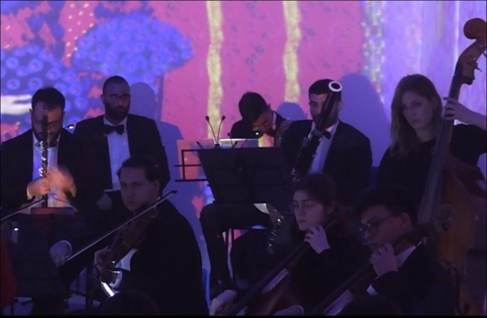 Il video propone un estratto del concerto “Schéhérazade” eseguito dalla AYSO Young Soloists, guidata dalla bacchetta del Direttore Teresa Satalino, nella serata del 27 novembre 2022 presso la Chiesa di San Giuseppe a Conversano (BA). La “Shéhérazade” è una suite sinfonica in quattro movimenti composta nel 1888 dal compositore Nikolaj Andreevič Rimskij-Korsakov ispirata a "Le mille e una notte", caratterizzata da un'orchestrazione sgargiante che rimanda ad atmosfere orientali.