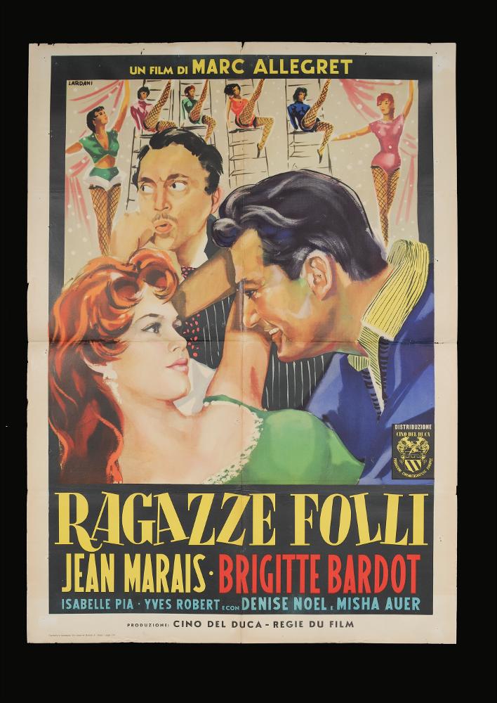 L'immagine riproduce uno dei manifesti conservati presso la Mediateca Regionale Pugliese (vedi Note). Si tratta di uno dei manifesti del film in bianco e nero “Ragazze folli” del 1954 per la regia di Marc Allégret. L'illustrazione è a firma di I. Lardani (Iginio Lardani), artista originario di Ascoli Piceno noto soprattutto per alcuni manifesti appartenenti al genere Spaghetti Western. Autodidatta con grande interesse per la pittura, all'età di 25 anni si trasferì a Roma per entrare nel mondo della cartellonistica, progettando una serie di lavori per i grandi registi degli anni Settanta come Ettore Scola e Marco Vicario. In questa composizione Lardani narra sapientemente due momenti del film, utilizzando dei colori pastello con pennellate decise nei tre personaggi in pr...