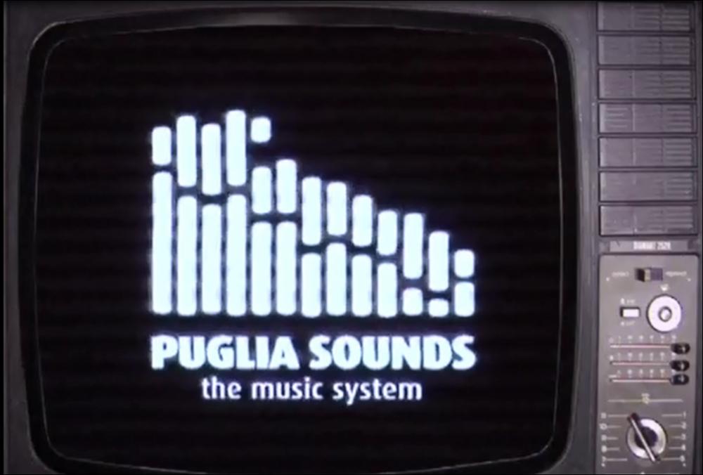 Il video è parte della collezione digitale “Primavera dei Diritti”, nata dall'omonima manifestazione promossa dalla Regione Puglia - Assessorato al Mediterraneo e realizzata dal Teatro Pubblico Pugliese tra il 18 e il 28 febbraio 2010 a Bari. La risorsa contiene momenti della conferenza di presentazione del progetto "Puglia Sounds" tenutasi nella giornata del 16 febbraio 2010. Il progetto è stato finanziato da fondi FERS - Fondo Europeo di Sviluppo Regionale, con l'obiettivo di sostenere il sistema musicale regionale attraverso l'erogazione di servizi e finanziamenti disciplinati da avvisi pubblici riservati a soggetti giuridici residenti, o non, in Puglia che svolgono le proprie attività di produzione, distribuzione e promozione musicale sul territorio regionale.